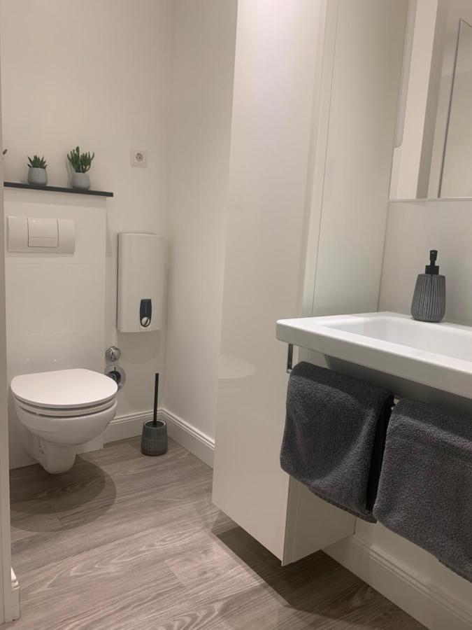 City Apartments Am Rhein Бонн Экстерьер фото